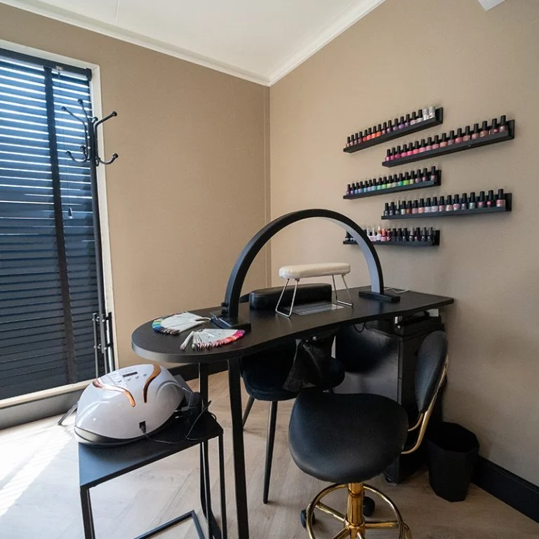 Nagelsalon-3-768x768