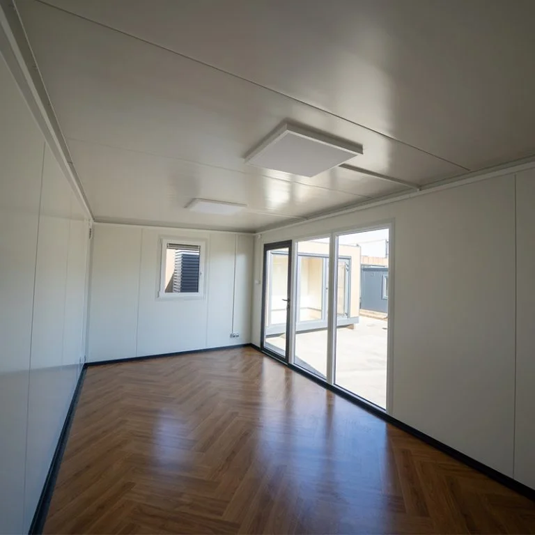 Ruim-en-licht-prefab-kantoor-768x768